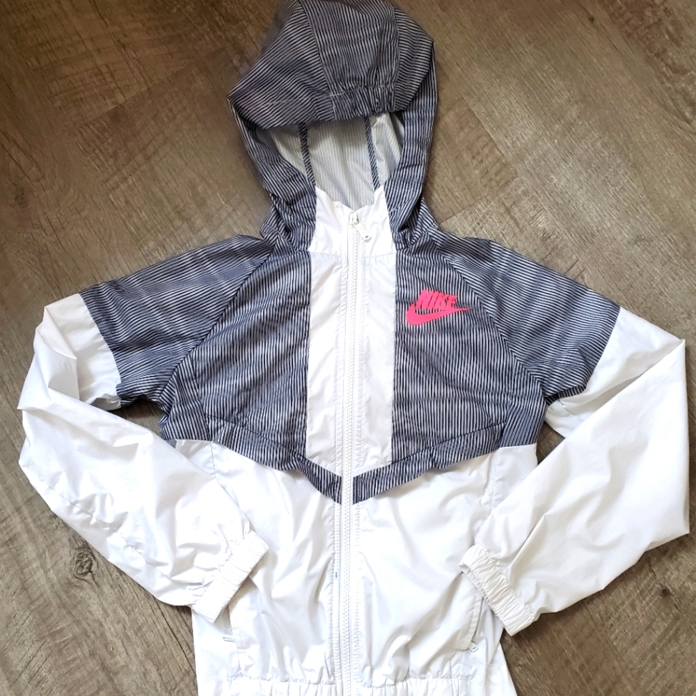 Nike windbreaker *like new*
